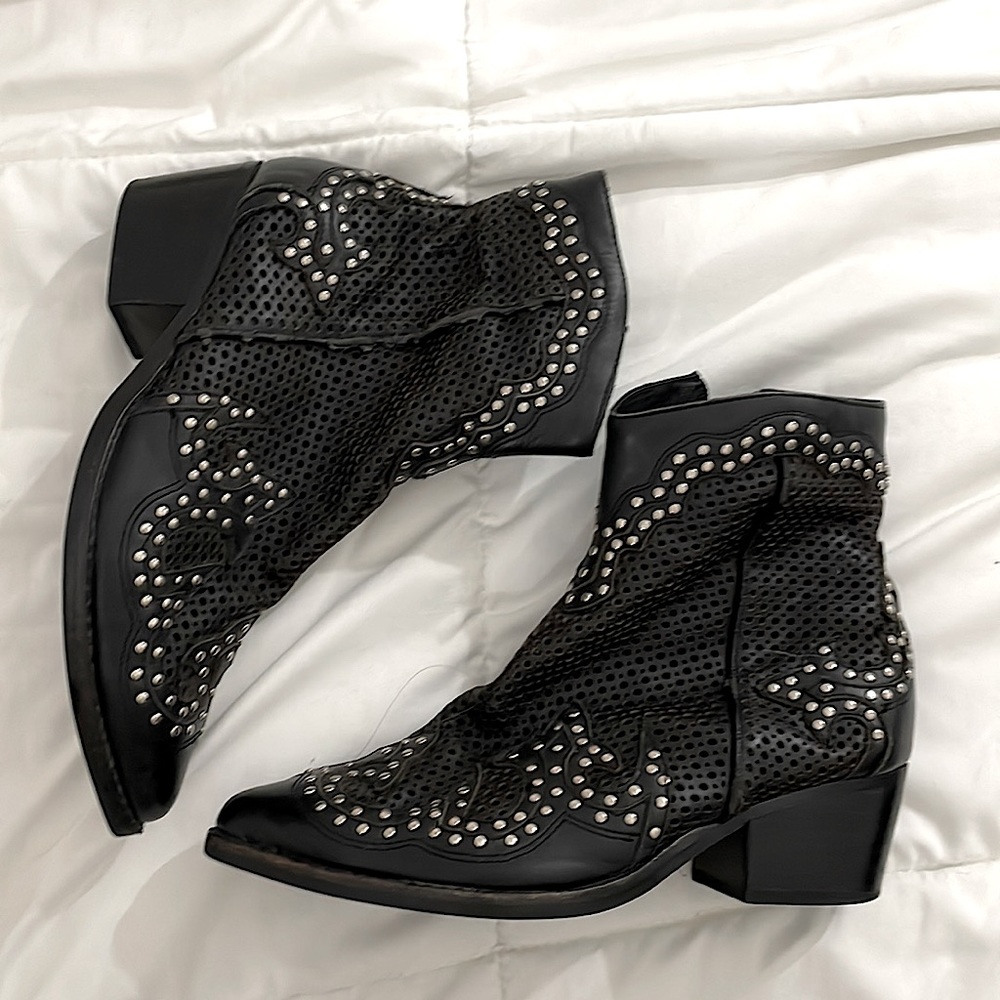 Jefferey Campbell black boots